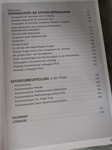 Einmal überbaut, immer überbaut?: Exterieuranalyse und Tipps zum Pferde-Training - Barbara Welter-Böller, Claudia Weingand